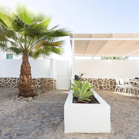 Sleeps 6 With Pool And Wifi Villa