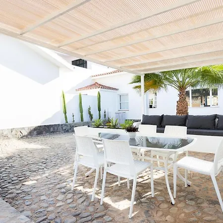 Sleeps 6 With Pool And Wifi Villa Guaza
